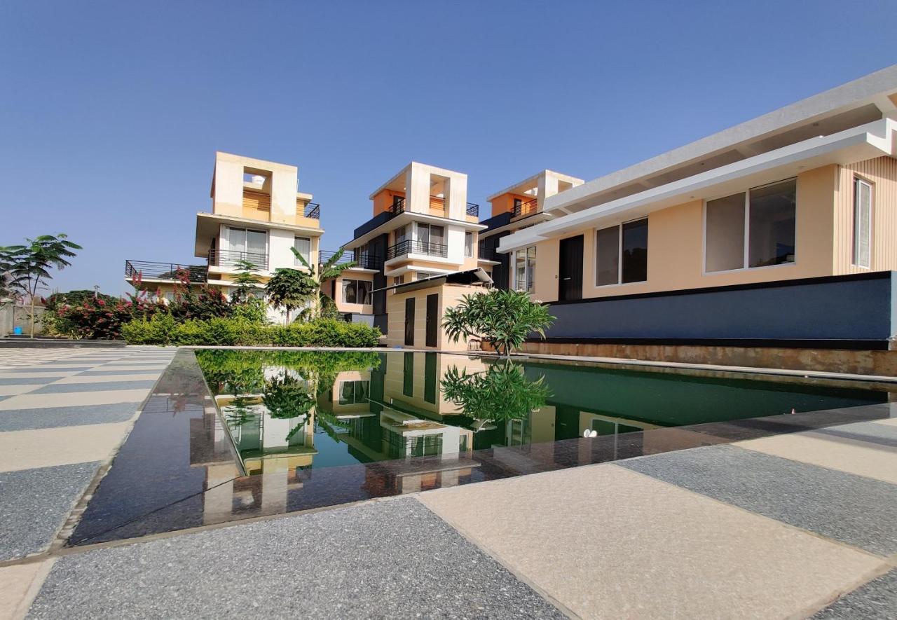 ROYAL MEADOWS - IGATPURI Bungalow B Bagian luar foto