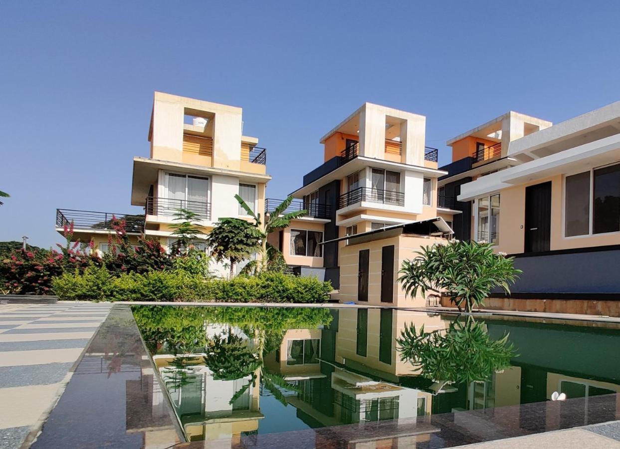 ROYAL MEADOWS - IGATPURI Bungalow B Bagian luar foto