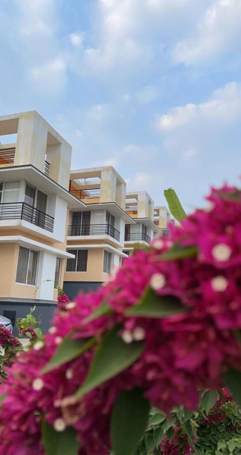 ROYAL MEADOWS - IGATPURI Bungalow B Bagian luar foto