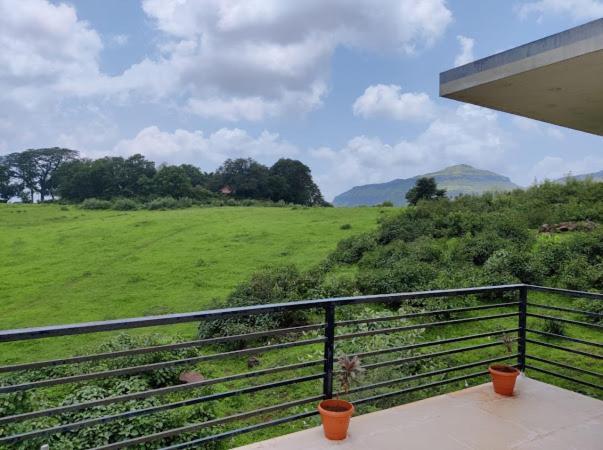 ROYAL MEADOWS - IGATPURI Bungalow B Bagian luar foto