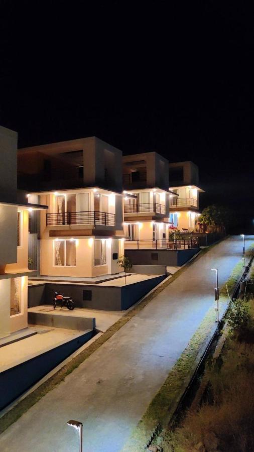 ROYAL MEADOWS - IGATPURI Bungalow B Bagian luar foto