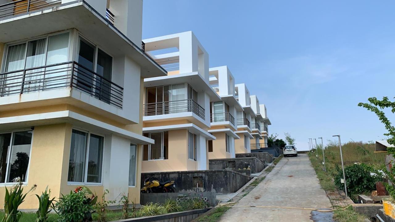 ROYAL MEADOWS - IGATPURI Bungalow B Bagian luar foto